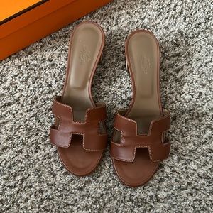 Hermes Oasis Gold Size 36.5